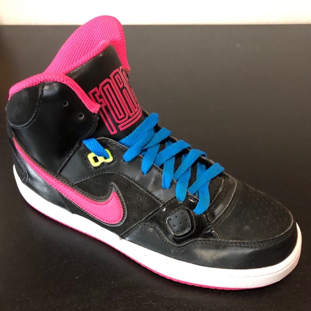 Nike Son of Force MidGS Girls size 4.5Y/ women 5.5